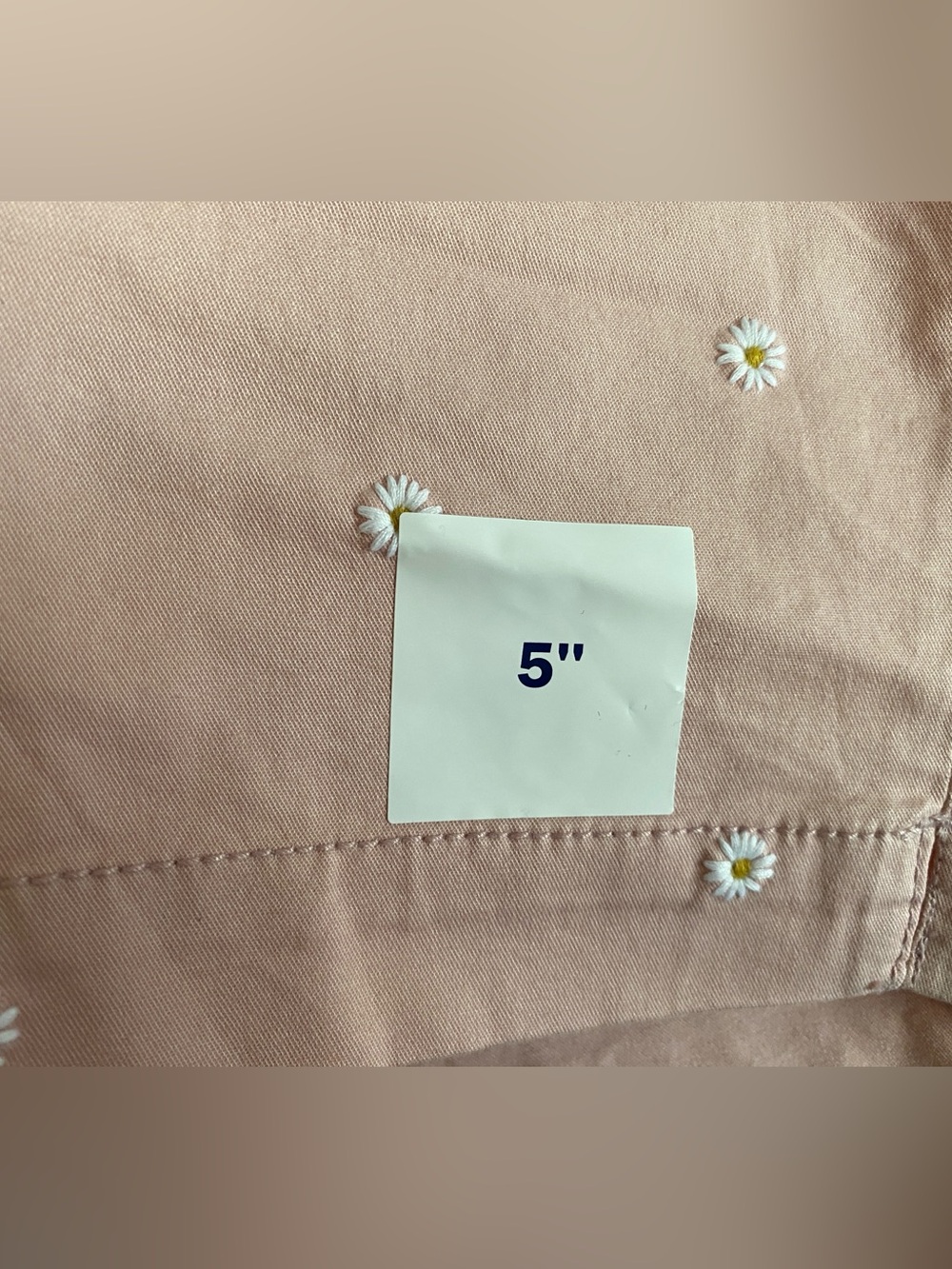 NWT Old Navy Everyday Shorts Light Pink with White Embroidered Flowers 5 Inch 16 - Picture 3 of 7